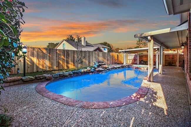 Building Photo - 23122 Beech Canyon Dr