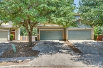 Building Photo - 2422 Allred Dr