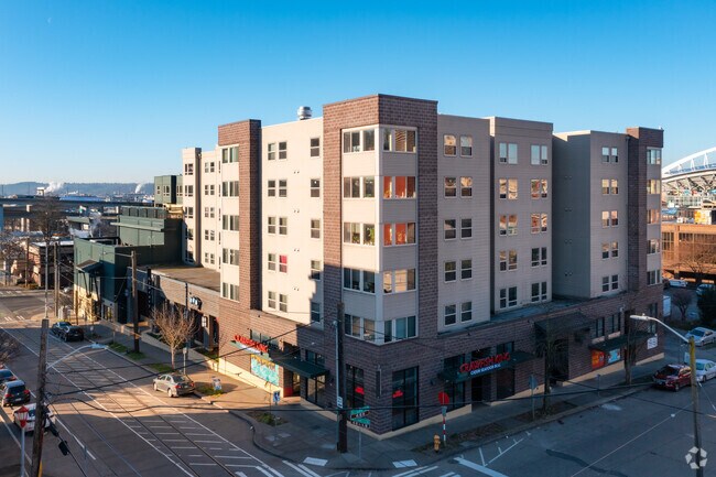 Building Photo - 701 8th Ave S
