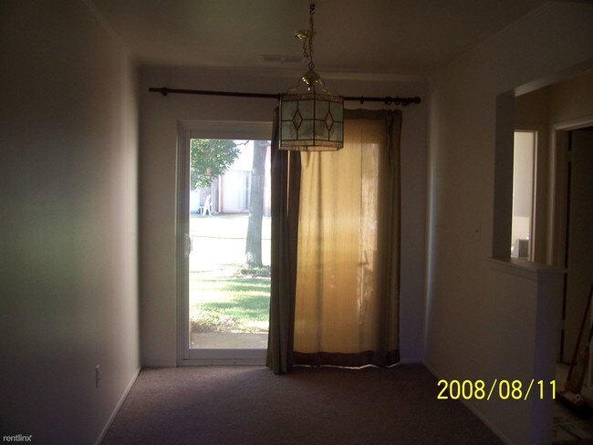 Building Photo - 2 br, 1.5 bath Condo - 1381 Laurel Valley Dr