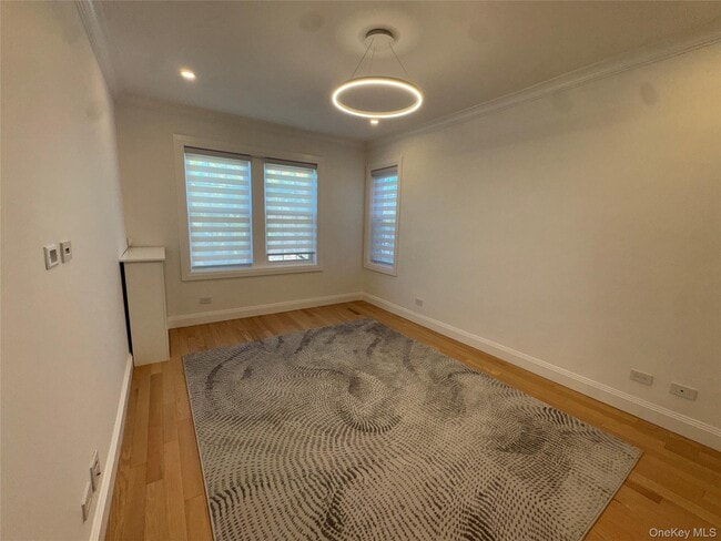 Foto del edificio - 85 N Broadway