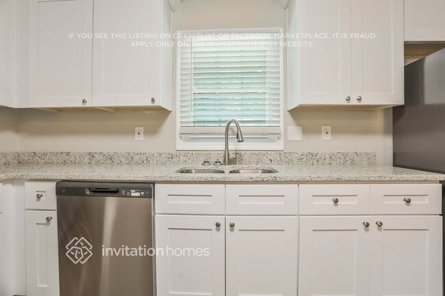 Building Photo - 277 Lancelot Way