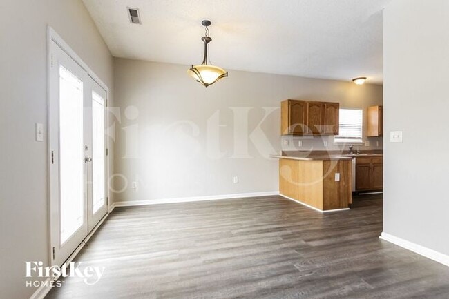 Building Photo - 8129 Red Barn Ct