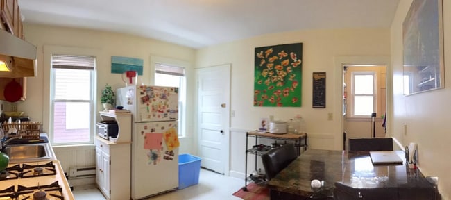 Building Photo - 44 Easton St