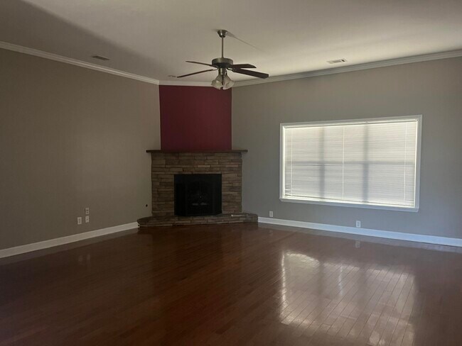 Building Photo - 110 Stratford Ln
