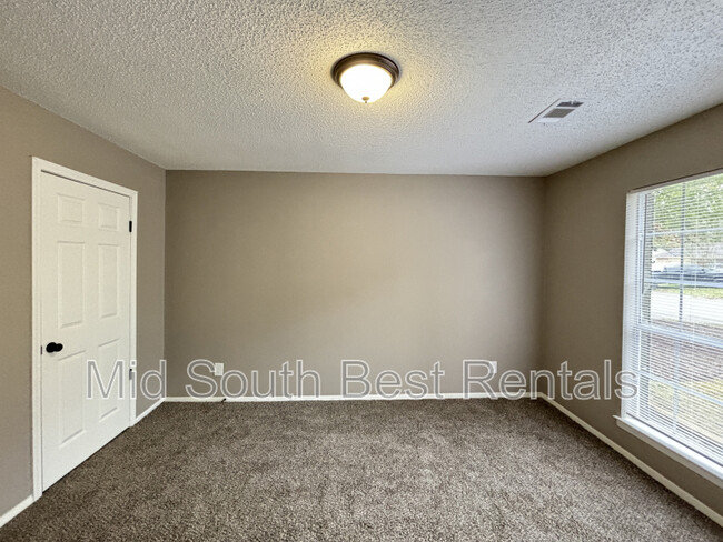 Building Photo - 13307 Quail Bend Dr