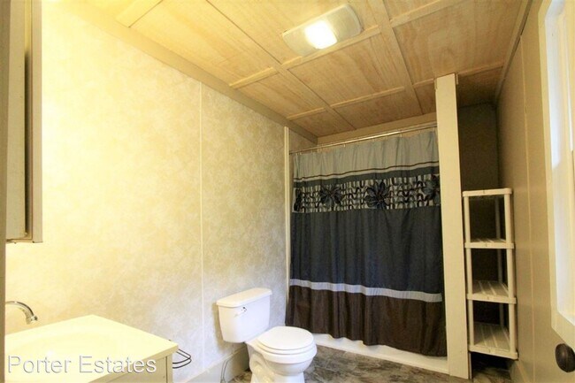 Foto del edificio - 3 br, 1 bath House - 615 N. First St.
