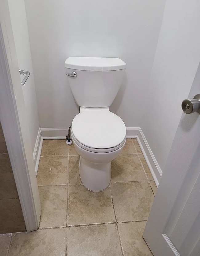 Baño principal - 3500 Rogers St