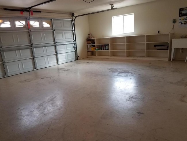 Building Photo - 2112 S Emerson Dr
