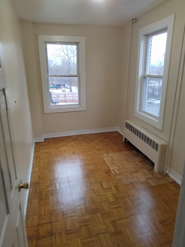 Building Photo - 470 Wethersfield Ave
