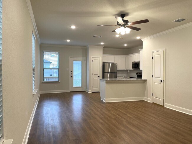 Building Photo - 2222 Sandlewood Cove