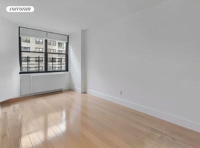 Foto del edificio - 301 E 87th St