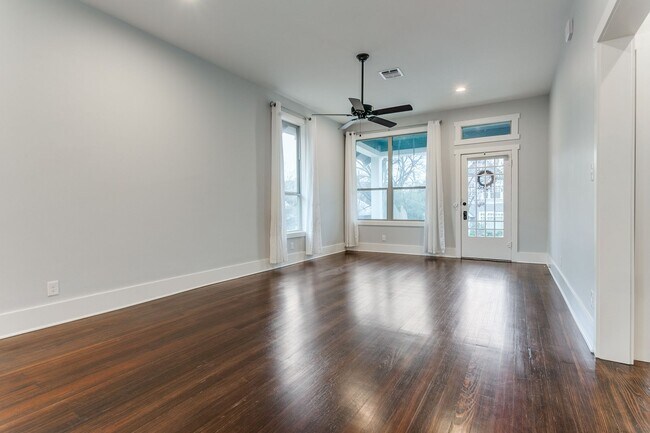 Building Photo - BEAUTIFUL RENOVATION IN WESTFORT