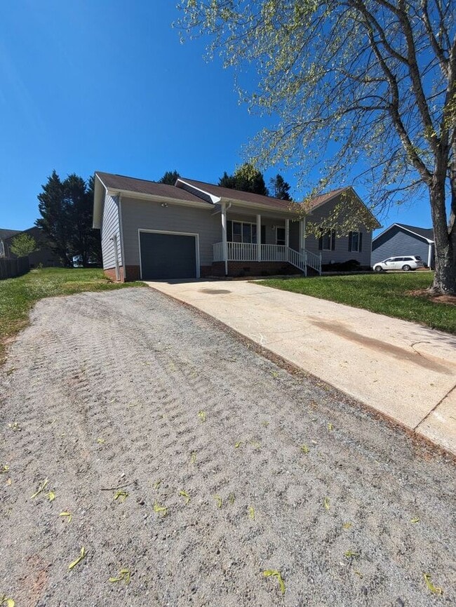 Building Photo - 1465 Carlin Dr