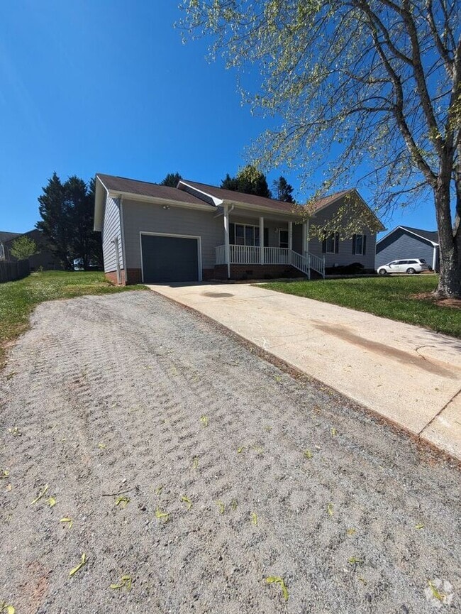 Building Photo - 1465 Carlin Dr