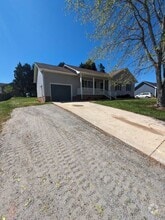 Building Photo - 1465 Carlin Dr