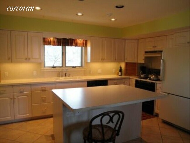 Foto del edificio - 6 Jefferson Rd