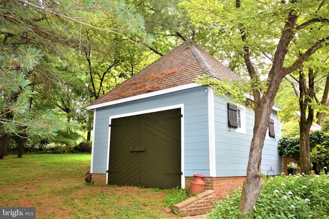 Building Photo - 24 S Lake Way