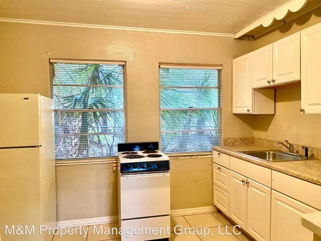 Building Photo - 1711 9th Ave W