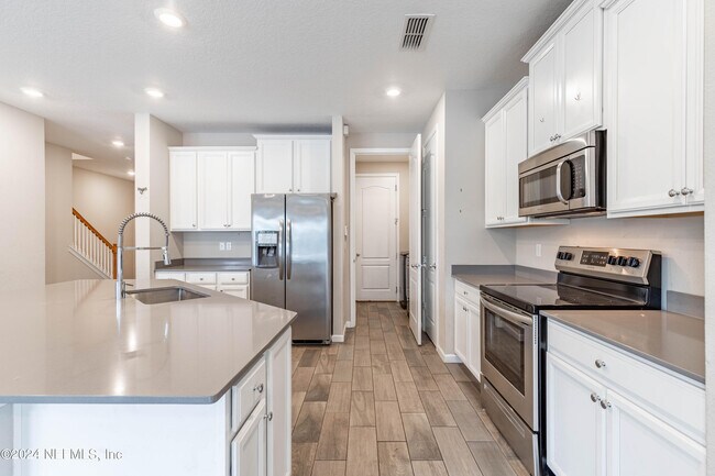 Building Photo - 2733 Caroline Hills Dr