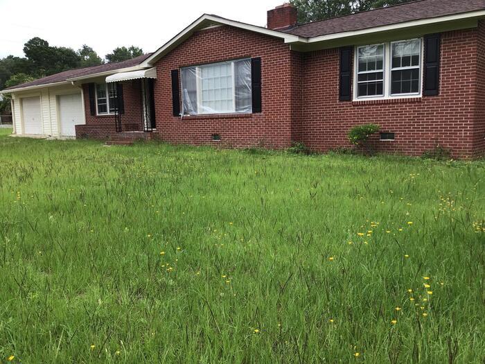 1320 Lakeshore Dr, Camden, SC 29020 House Rental in Camden, SC