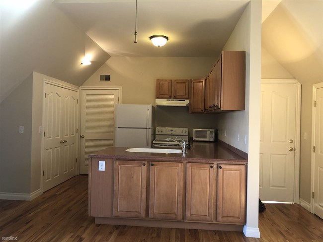 Building Photo - 1 br, 1 bath  - 445 E Ferry St