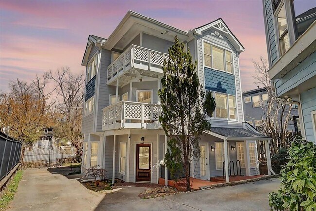 Foto del edificio - 1036 Greenwood Ave NE