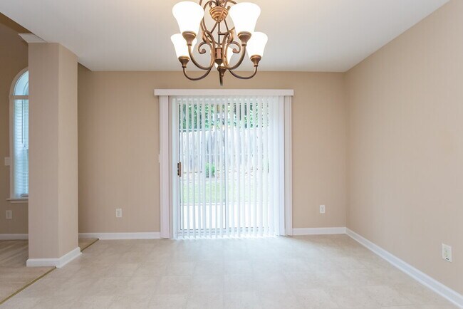 Foto del edificio - 47 Highland Falls Dr