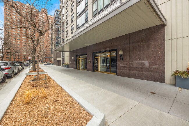 Foto del edificio - 1313 N Ritchie Ct