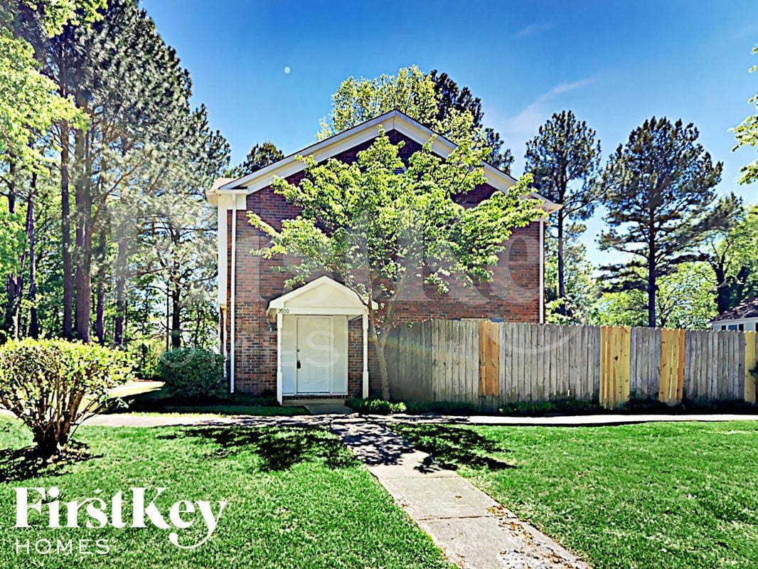 Primary Photo - 2600 Stratford Ln