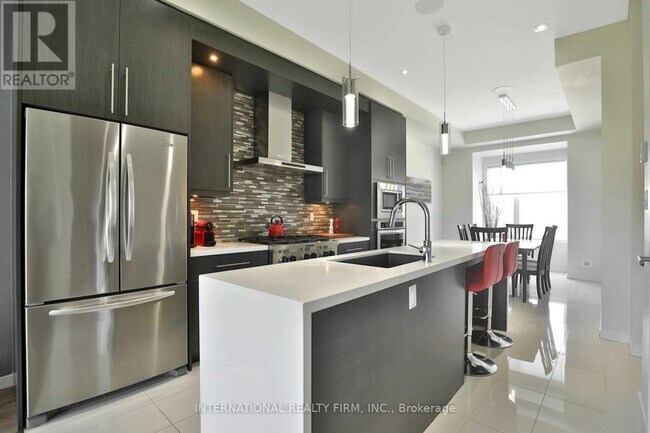 Building Photo - 286 Vellwood Common