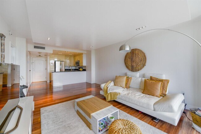Foto del edificio - 3625 N Country Club Dr