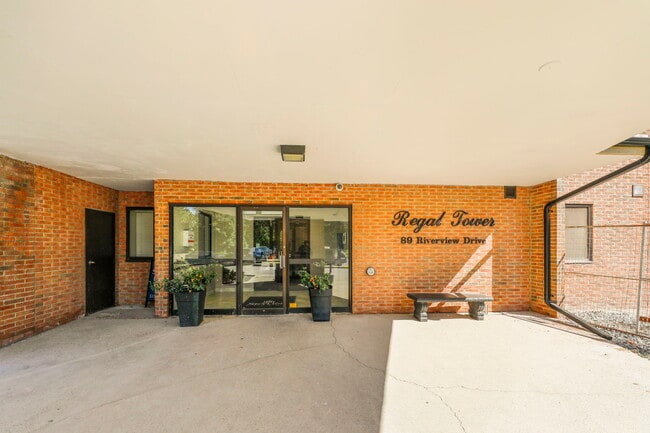 Building Photo - Regal Tower