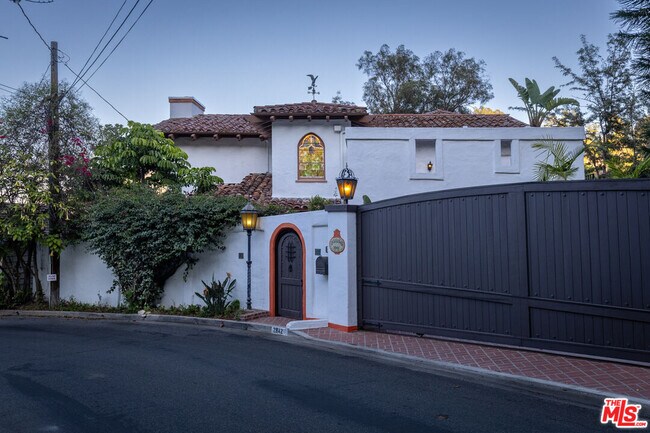 Foto del edificio - 2942 Passmore Dr