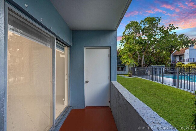 Foto del edificio - 9227 SW 87th Ave
