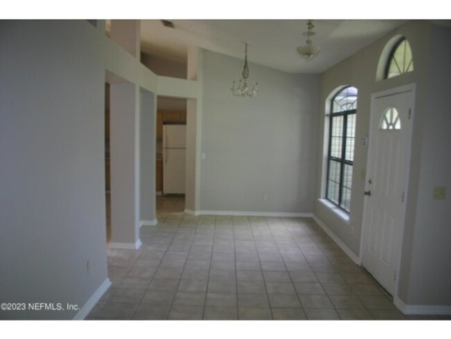 Foto del edificio - Adorable 3/2 in the Country Creek area