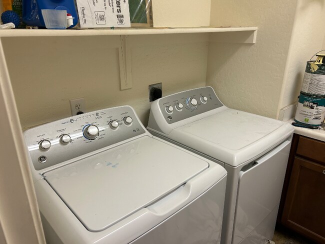 Foto del edificio - 15240 N 142nd Ave