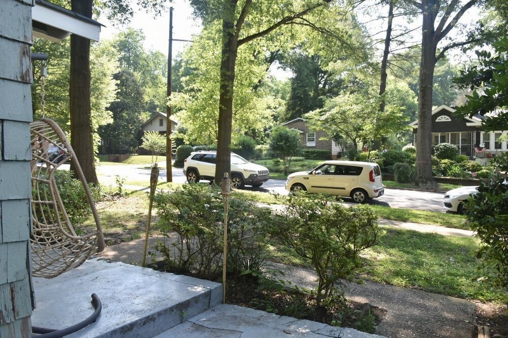 Building Photo - Historic Wesley Heights Apartment