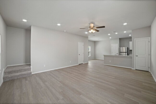 Photo - MOVE IN SPECIAL!! CALL FOR MORE DETAILS Townhome