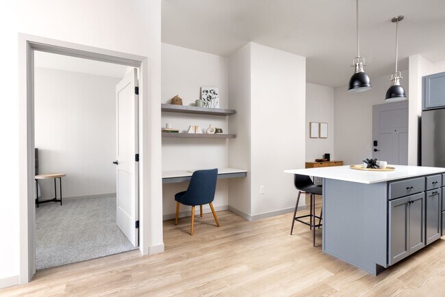 Interior Photo - Lynvue