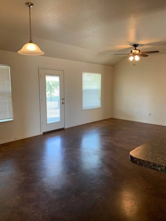 Foto del edificio - 4 Bdrm 2.25 Bath in Copperas Cove
