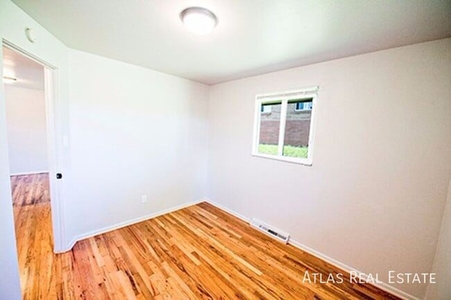 Building Photo - 1665 Fenton St
