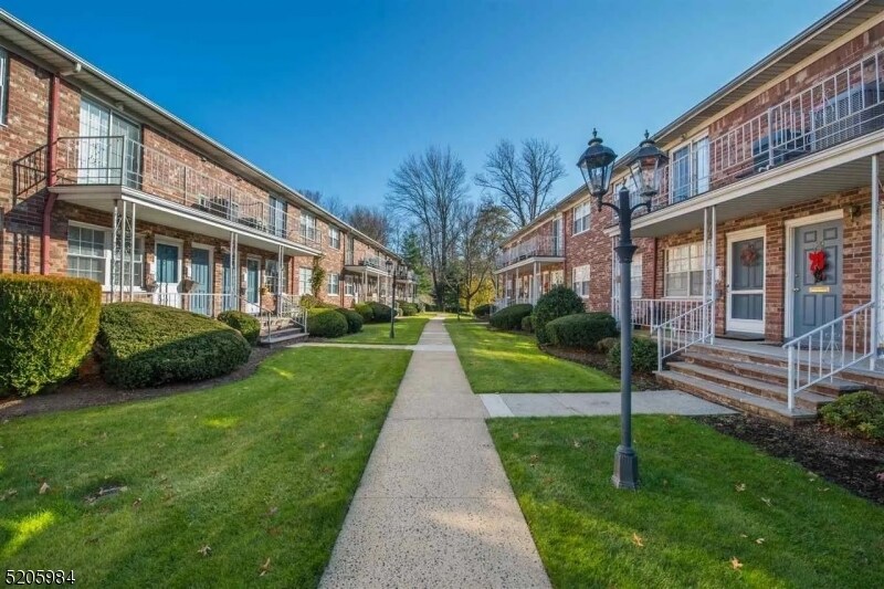 800 Old Springfield Ave, Summit City, NJ 07901 Townhome Rentals in