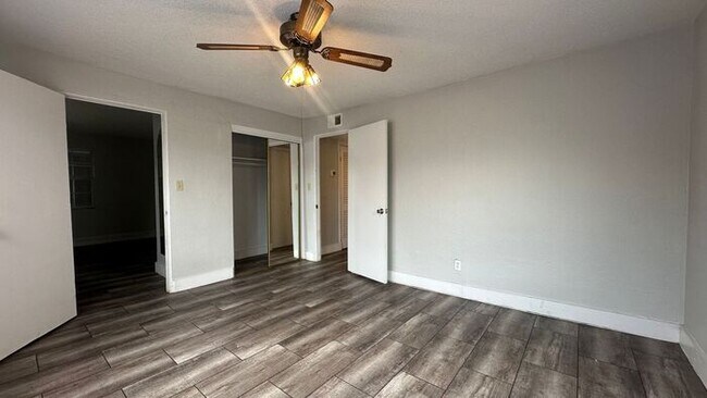 Foto del edificio - Spacious 3 Bed, 2 Bath Just Minutes from the Beach