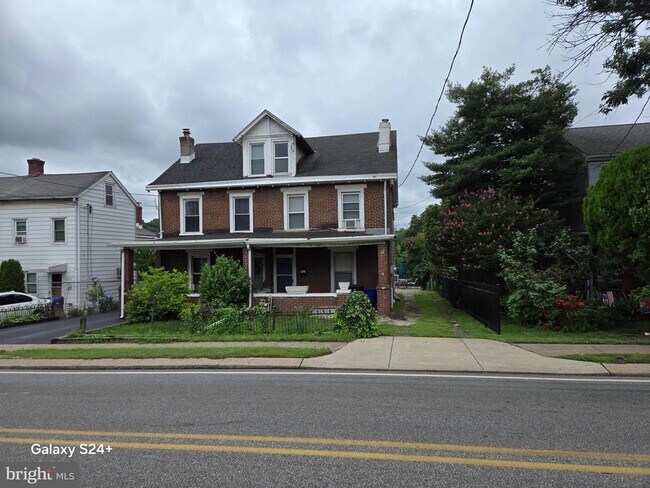 Foto del edificio - 462 New Elm St