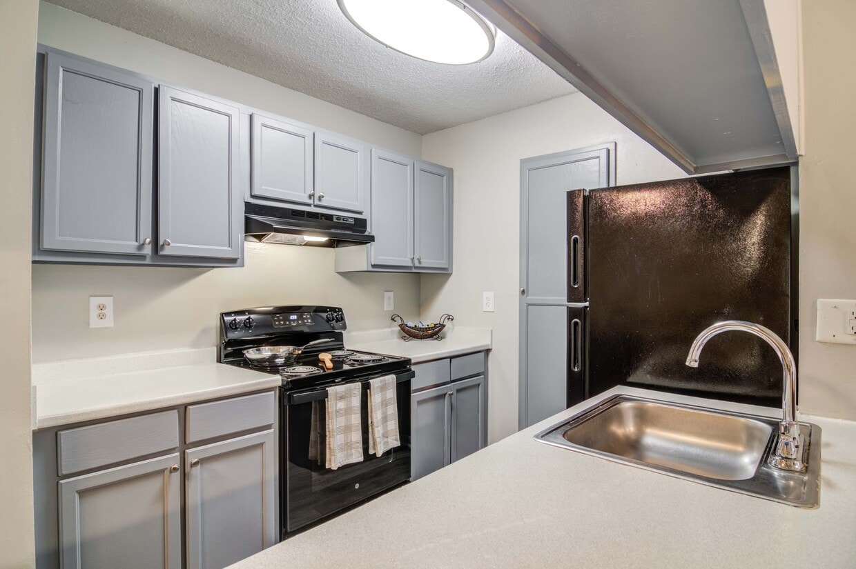 Primary Photo - Flats at Riverview