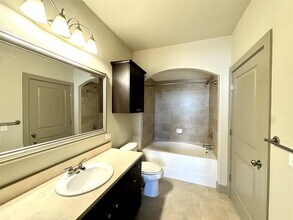 Building Photo - 1340 W Gray St