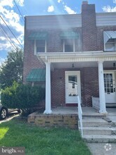 Building Photo - 524 Heine St