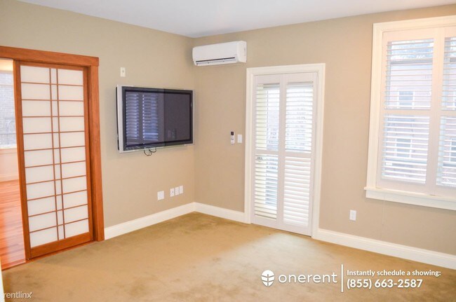 Building Photo - 719 2nd Ave