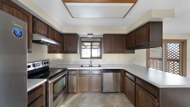 Foto del edificio - 3 Bed 2.5 Bath - Penn Cove Views - Groups - Pet Friendly - Shed